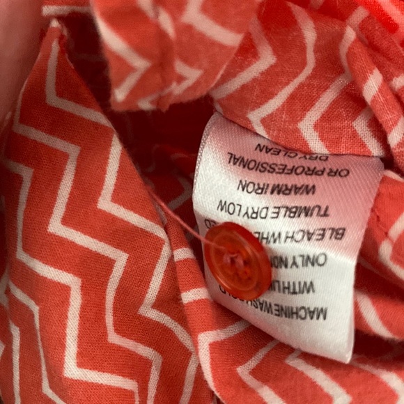 Hester and Orchard chevon pattern v neck three buttons sleeves rolled - Picture 6 of 6